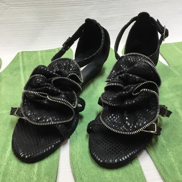 Kelsi Dagger Shoes - So Fun Kelsi Dagger Black Sandals